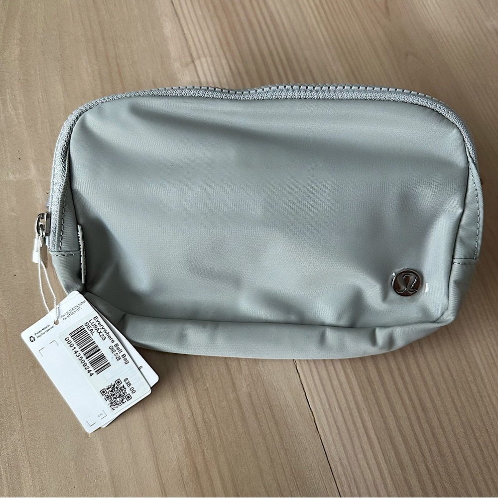 NWT Lululemon Everywhere Bag